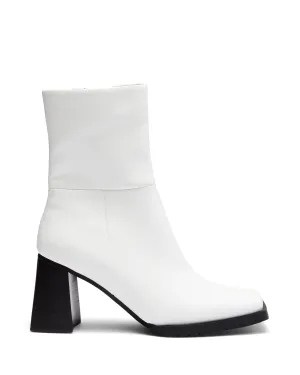 Camelia Boot White