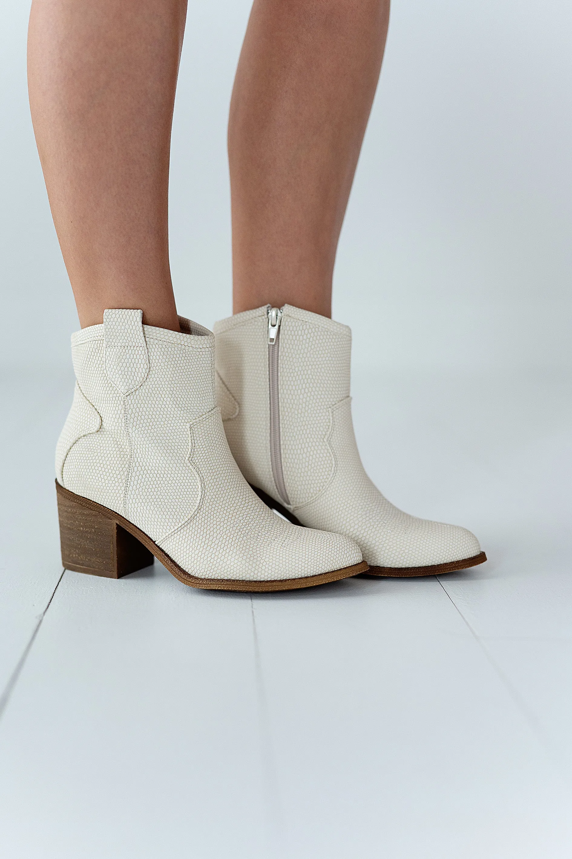 Unite Western Boot in Natural - Size 6 Left